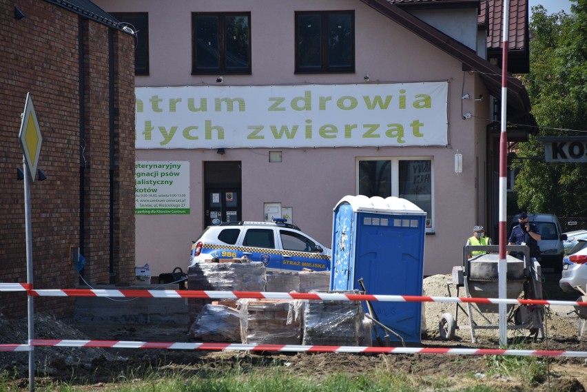 Tarnów. Niewybuch w centrum miasta. Duże utrudnienia w ruchu, zamknięta część ulicy Szkotnik