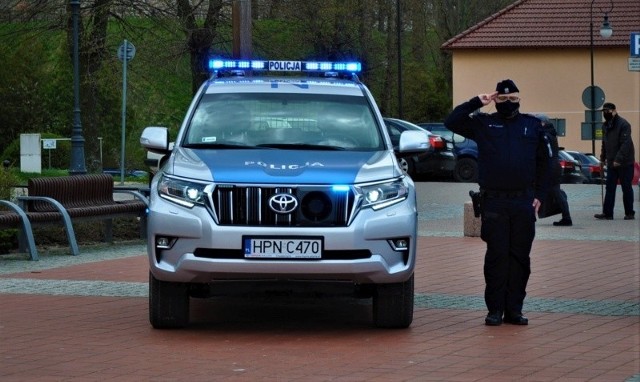Policjanci z Bytowa oddali hołd policjantowi, który zginął w Raciborzu.