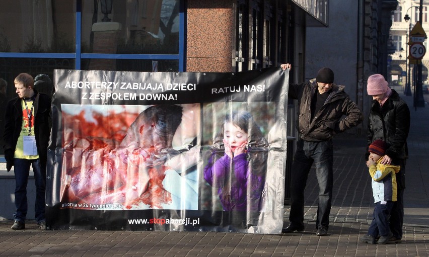 Pikieta przeciwko aborcji w Łodzi [ZDJĘCIA]