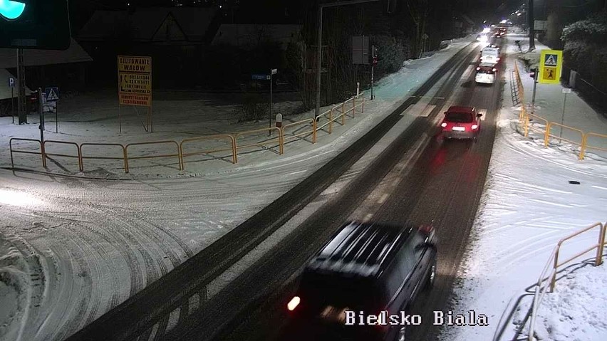 "Czegoś takiego jeszcze nie było". Dramatyczne warunki na drogach w Krakowie i Małopolsce [ZDJĘCIA]