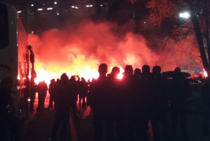 Pseudokibice dążyli do konfrontacji z policją w Zabrzu....