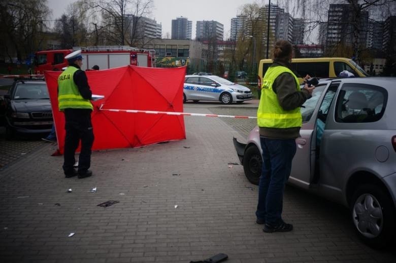 W koszmarnym wypadku w centrum os. Tysiąclecia w Katowicach...