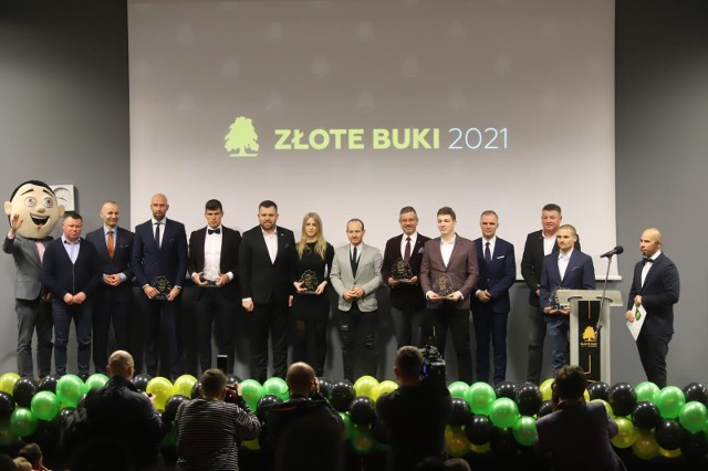 11.01.2022 r. Gala plebiscytu Złote Buki 2021 GKS-u Katowice.  Zobacz kolejne zdjęcia. Przesuwaj zdjęcia w prawo - naciśnij strzałkę lub przycisk NASTĘPNE