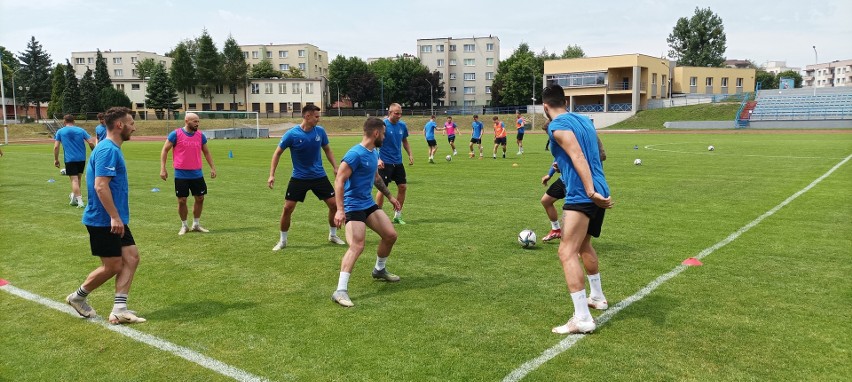 16.06.2022 r. Piłkarze Ruchu Chorzów na pierwszym treningu...