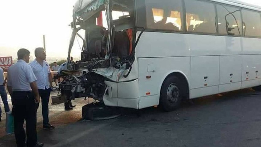 Wypadek Polaków w Turcji. Autobus uderzył w TIRa