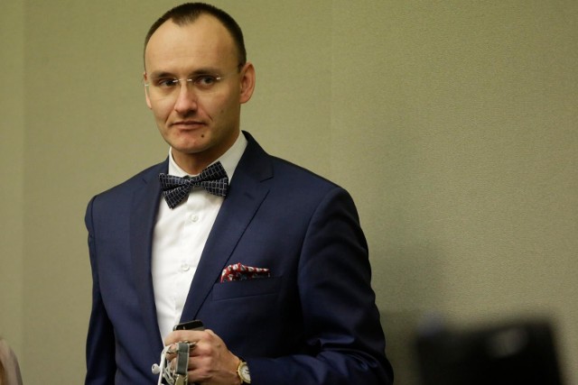 Mikołaj Pawlak, Rzecznik Praw Dziecka skierował zawiadomienie do prokuratury w sprawie nielegalnej sprzedaży leków wspomagających modyfikację płci osobom małoletnim.