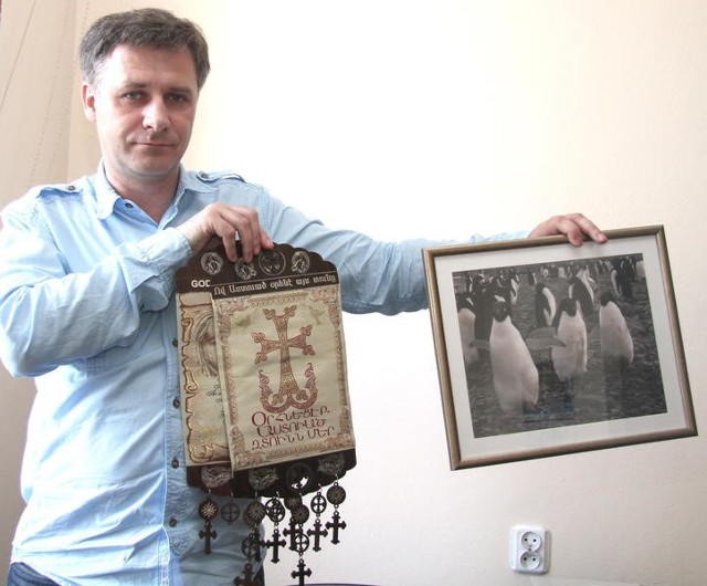 Robert Biernacki, ambasador Fundacji Jaśka Meli "Poza Horyzonty&#8221; zaprasza do licytowania darów z siedmiu kontynentów.