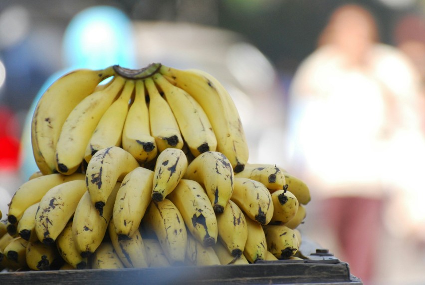 Bananów nie przechowuje się w lodówce, lecz w temperaturze...