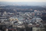 Kraków sprzedaje mieszkanie w dzielnicy Prądnik Biały, dwie działki i pomieszczenie w piwnicy