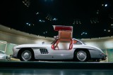 Mercedes-Benz 300 SL Coupé. Popularny Gullwing obchodzi urodziny. Przyciągał uwagę... drzwiami 