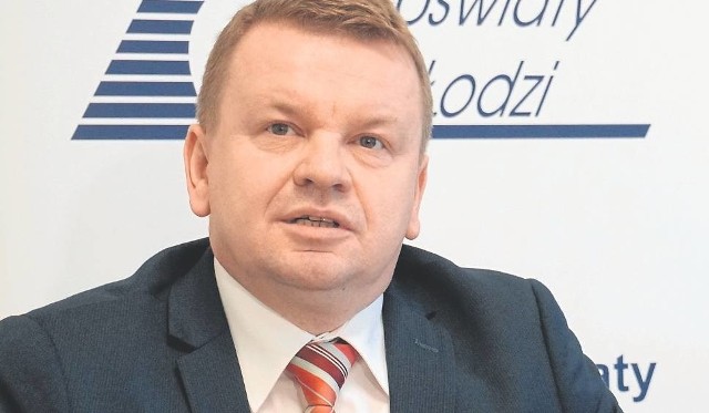 List podpisany przez Grzegorza Wierzchowskiego, łódzkiego kuratora oświaty, nadszedł w piątek (18 stycznia) po południu pocztą elektroniczną do 74 szkół i przedszkoli. Na kolejnych slajdach treść listu kuratora do dyrektorów oraz stanowisko wicekuratora