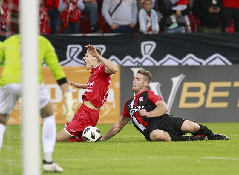 Resovia - Widzew Łódź. Piłkarska druga liga. Telewizja chciała pokazać mecz Widzewa