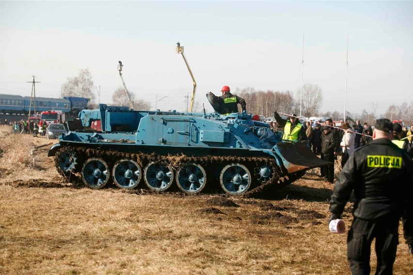 04-03-2012 Szczekociny. Akcja usuwania wraku pociągów po...