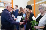 Maturzyści z I Liceum Ogólnokształcącego w Białymstoku uroczyście zakończyli swoją edukację 
