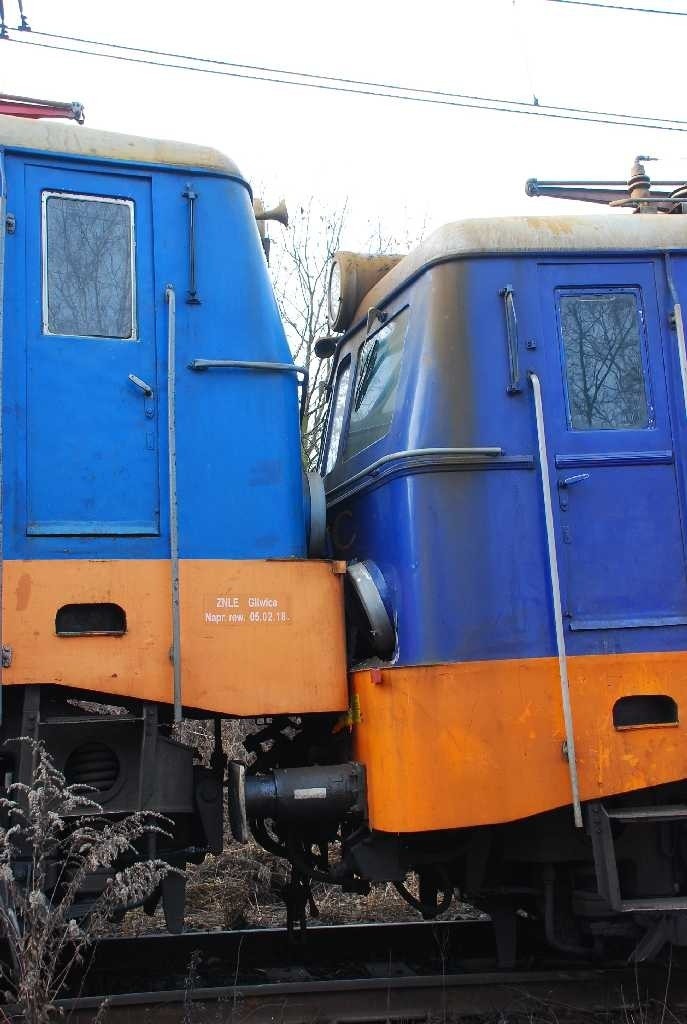 Dwa pociągi towarowe zderzyly sie pod Kedzierzynem-KoLlem. Z...