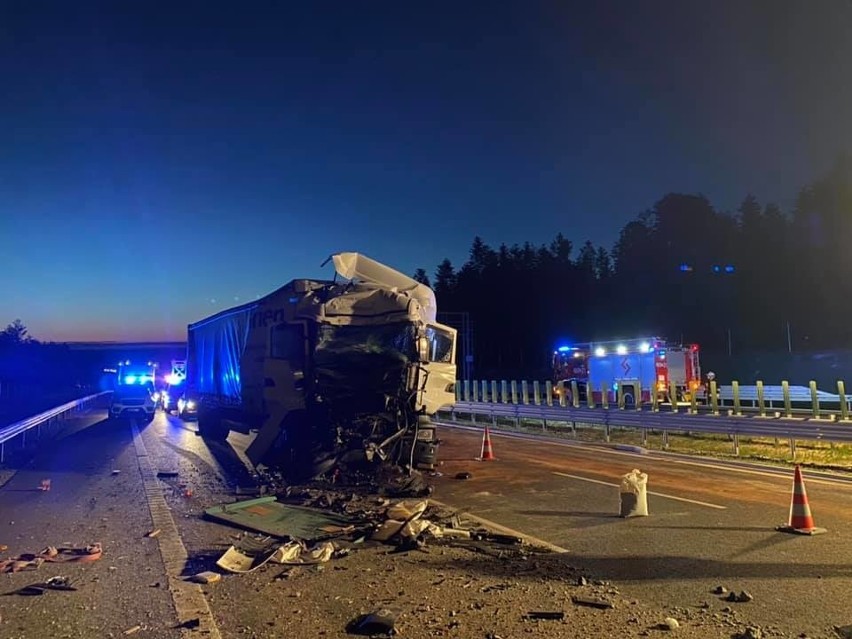 Wypadek na S7 w Skarżysku. Zderzyły się dwie ciężarówki, jedna osoba ranna