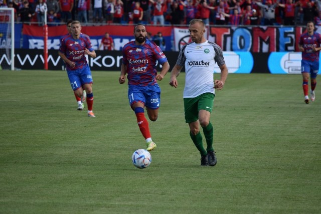 Po bramce Vladislavsa Gutkovskisa Raków Częstochowa pokonał Wartę Poznań 1:0 w inauguracyjnym meczu ekstraklasy sezonu 2022/23