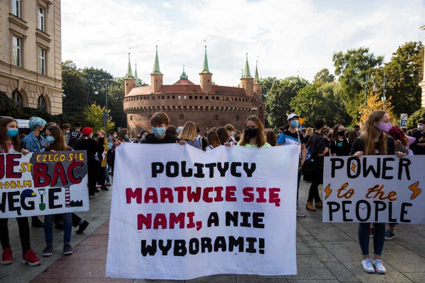 Kraków. Młodzieżowy strajk w ramach walki o ratowanie klimatu [ZDJĘCIA]