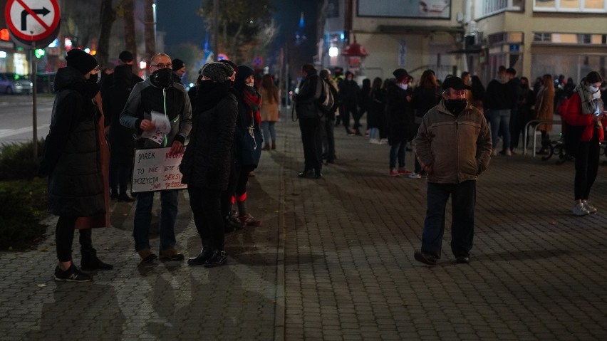 Bielsk Podlaski. Kilkaset osób przeszło ulicami miasta w ramach Marszu Kobiet (zdjęcia, wideo) 