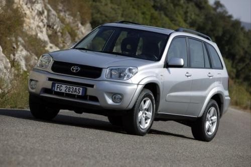 Fot. Toyota: Toyota RAV-4 to pojazd rekreacyjno-terenowy ze...