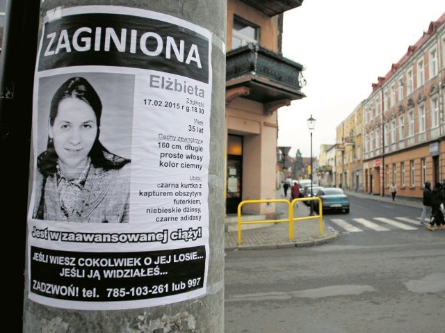 Plakaty nawołujące do wypatrywania zaginionej kobiety w ciąży do dziś są rozwieszone w wielu miejscach w Świeciu. Mieszkańcy mieli nadzieję, że finał poszukiwań nie będzie tak tragiczny.