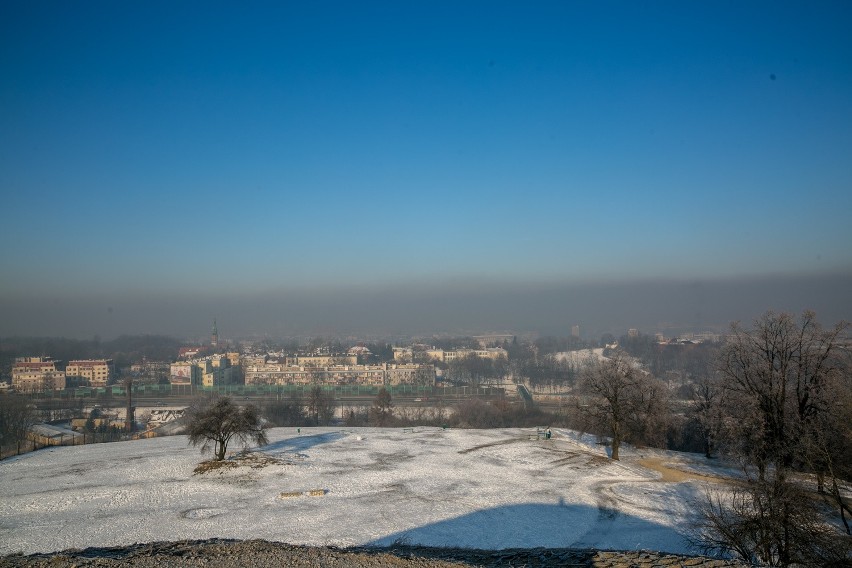 Kraków. Kraków wciąż dusi się w smogu