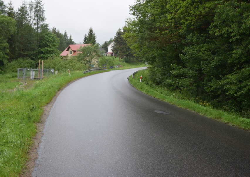 Kierowca, który w Porażu zabił 14-letnią Dominikę, usłyszał zarzuty. Byliśmy na miejscu tragedii