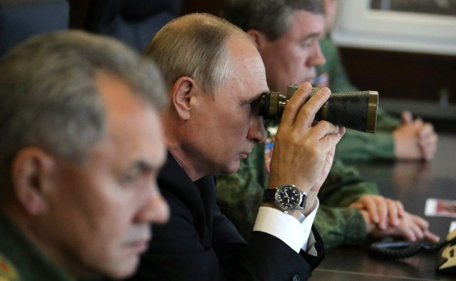 Władimir Putin zmienia organizację struktury terytorialnej Sił Zbrojnych Rosji aby lepiej się przygotować do wojny z NATO