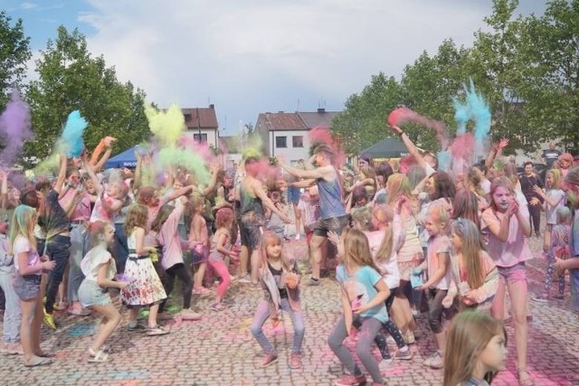 Festiwal kolorów w Białobrzegach odbył się także latem ubiegłego roku, w tym roku zostanie zorganizowany z okazji Dnia Dziecka.