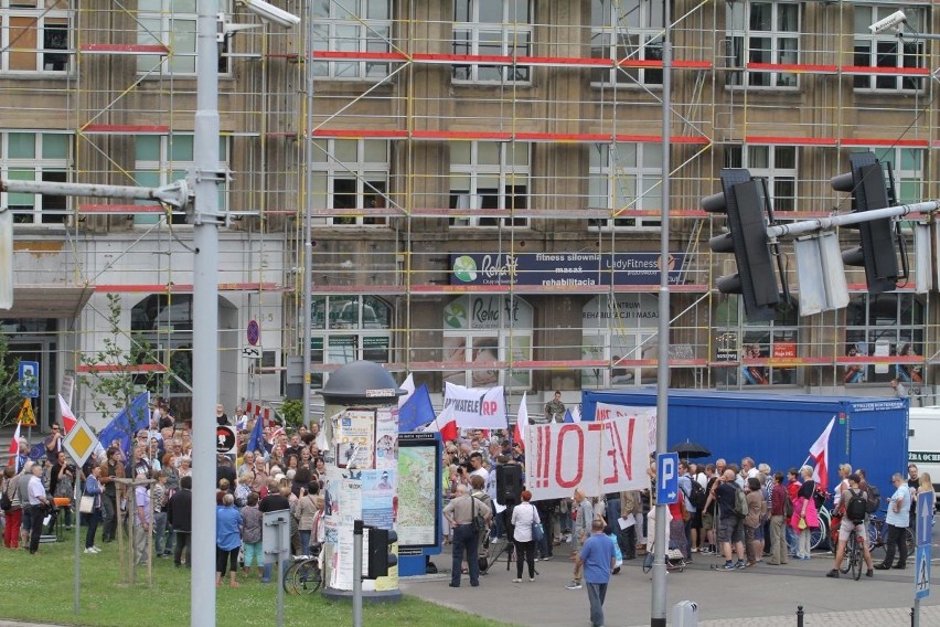 Pikieta pod siedzibą PiS we Wrocławiu