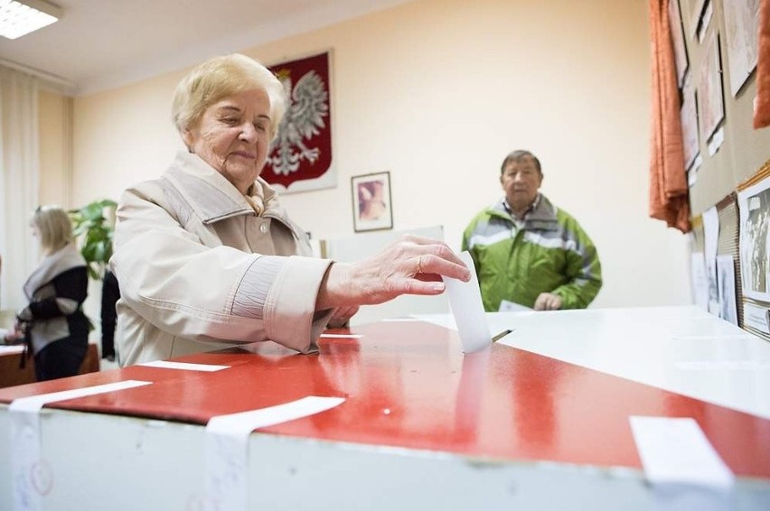 II tura wyborów. Słupszczanie wybierają prezydenta RP (zdjęcia)