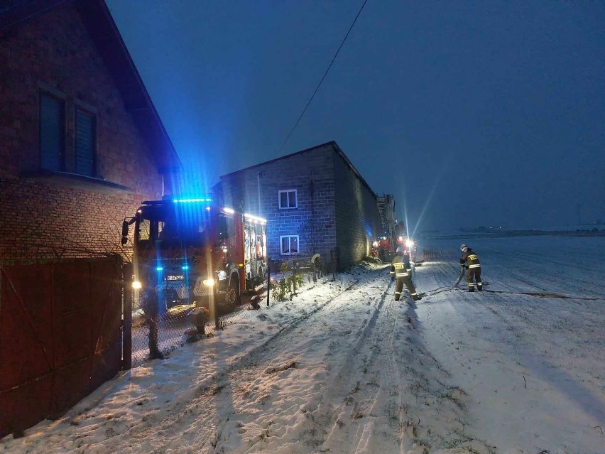 Pożar budynku gospodarczego w Miernowie.