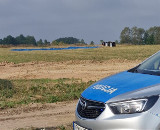Wypadek podczas lotu balonem w gminie Choroszcz. Podczas lądowania w Rogówku z kosza wypadły dwie osoby
