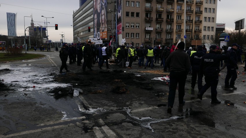 Protest rolników na placu Zawiszy