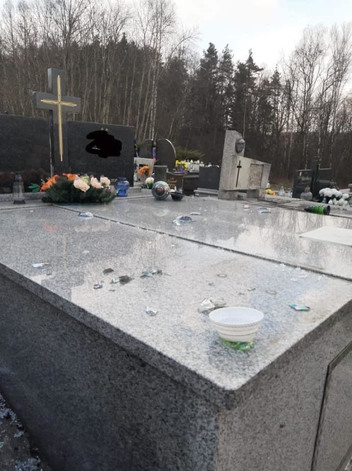 Efekt wizyty cmentarnych hien na izdebnickim cmentarzu
