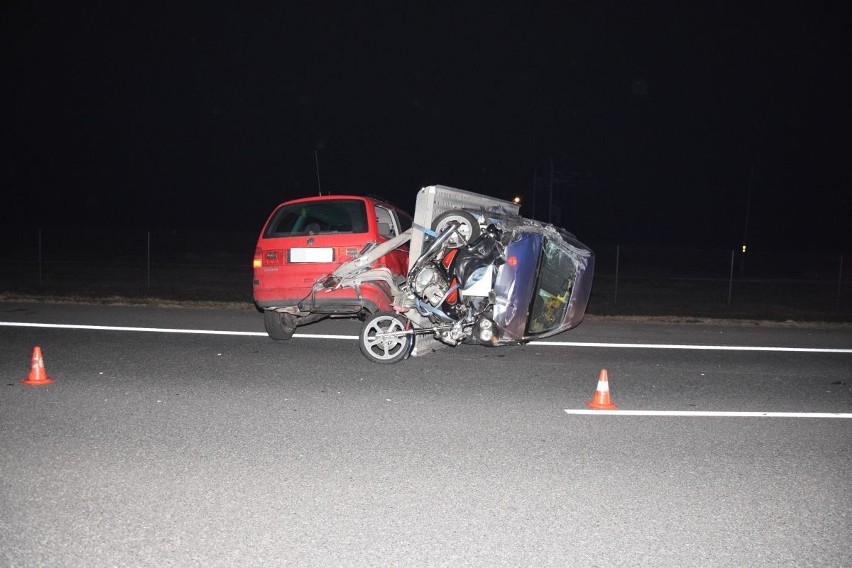 Biadoliny Radłowskie. Przewrócona laweta z załadunkiem na autostradzie A4 [ZDJĘCIA]