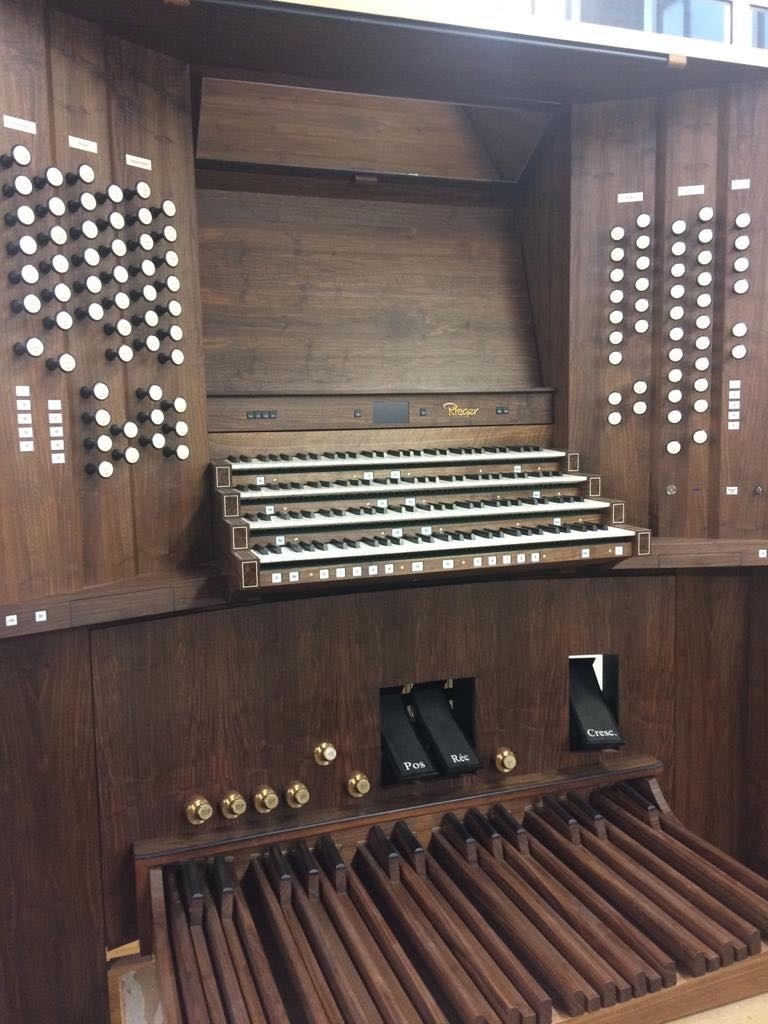Stół gry nowych organów głównych w kościele Mariackim jest...