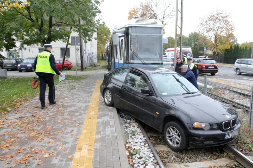 Wypadek przy skrzyżowaniu ul. Wschowskiej i Kosmonautów