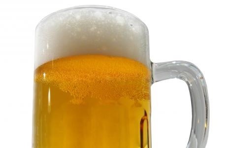 Prezydent Łomży chce podwoić liczbę koncesji na alkohol, Tesco lobbystą 