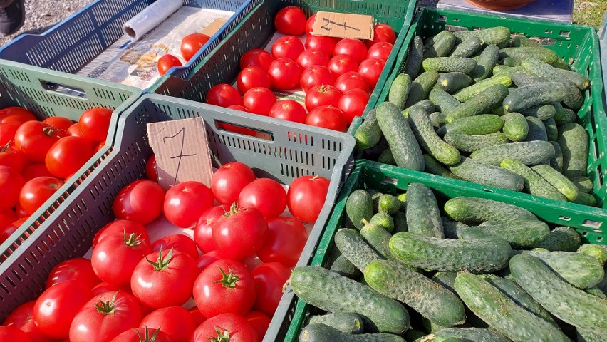 Tak wyglądał handel na targu w Opatowie w środę, 26 lipca. Jakie ceny warzyw i owoców?