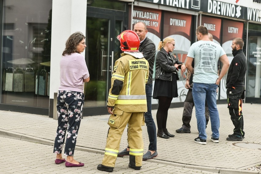 Z budynku ewakuowano 50 osób, z czego połowę stanowili...