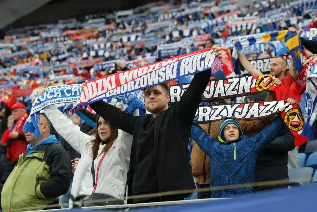 Mecz przyjaźni Ruchu Chorzów z Widzewem Łódź zgromadził ponad 50 tys. kibiców Zobacz listę TOP 10 największych frekwencji na stadionach w Polsce