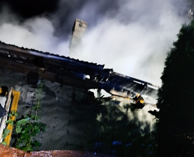 W nocy z 15 na 16 sierpnia w Kornicy w gminie Końskie podpalono opuszczony budynek.