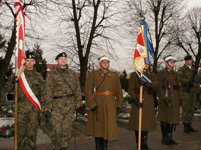 Żołnierze 7. batalionu Strzelców Konnych Wielkopolskich z międzyrzeckiej brygady wzięli udział w obchodach 95. rocznicy wybuchu Powstania Wielkopolskiego, które odbyły się w Lusowie.