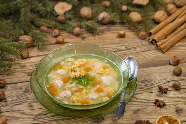 Zupa rybna wywodzi się z rodzin rybackich, dlatego danie to nie jest popularne we wszystkich regionach Polski. Polecamy je wszystkim.