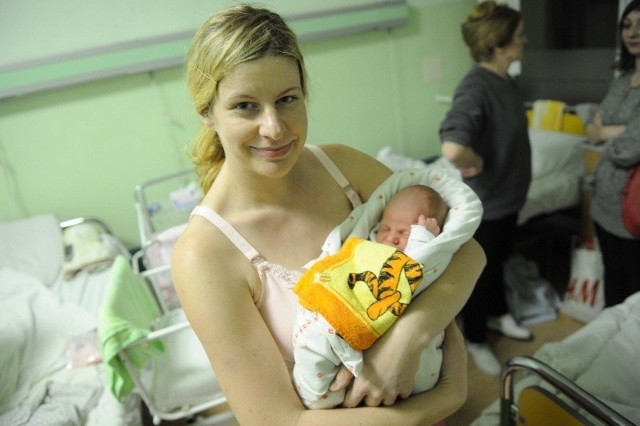 - Ja swojej córeczce dam na imię Maja - mówi Katarzyna Wysoczyńska, którą spotkaliśmy wczoraj w kozielskiej porodówce.