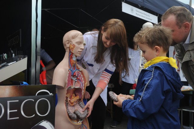 W tym roku Opolski Festiwal Nauki został podzielony na trzy części. Na niedzielę zaplanowano Piknik Naukowy, który w tym roku będzie się odbywał w dwóch miejscach: na pl.Kopernika i na Małym Rynku w Opolu.