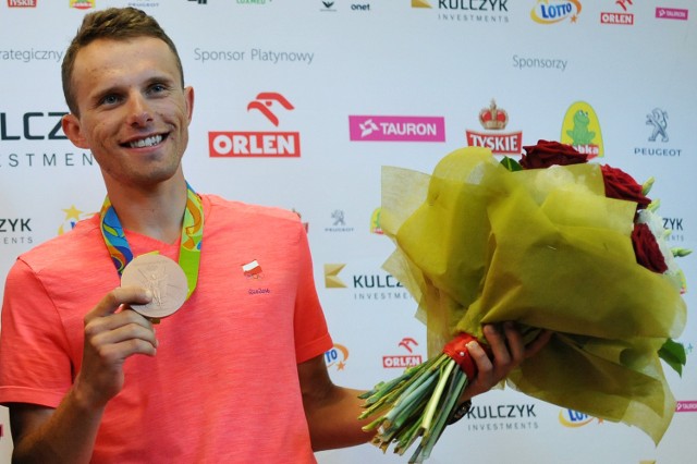 Rafał Majka zdobył brązowy medal w Rio. W poniedziałek został powitany w Warszawie.