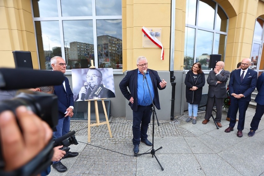 Jarosław Hyk zmarł nagle 18 kwietnia 2022 r. we Wrocławiu....