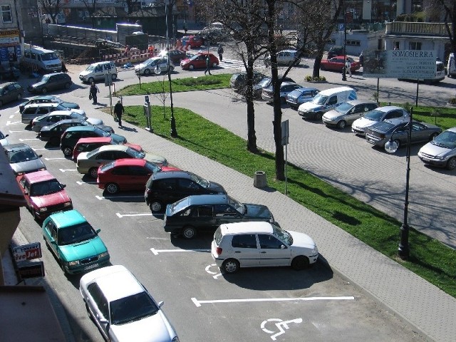 Sznur pojazdów blokuje ulice w centrum Przemyśla.